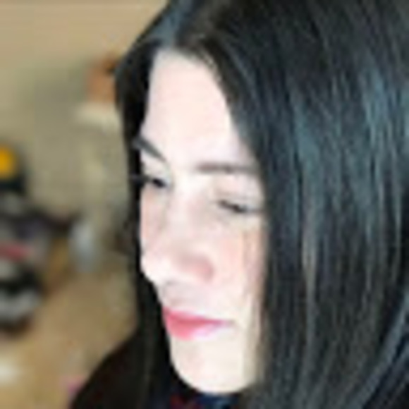 Meet your Posher, Mariana - Picture 1 of 1